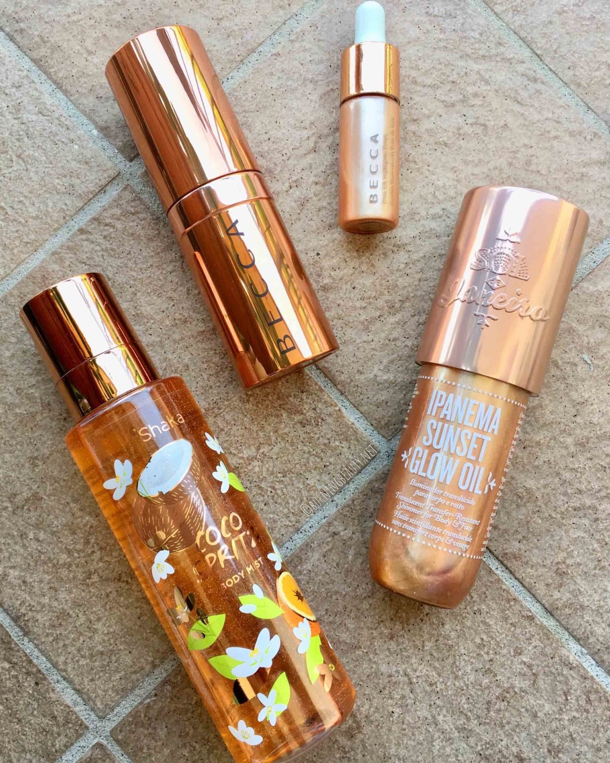 Illuminante mania: la mia ossessione dal 2008 a oggi shaka beauty coco spritz body mist e illuminanza