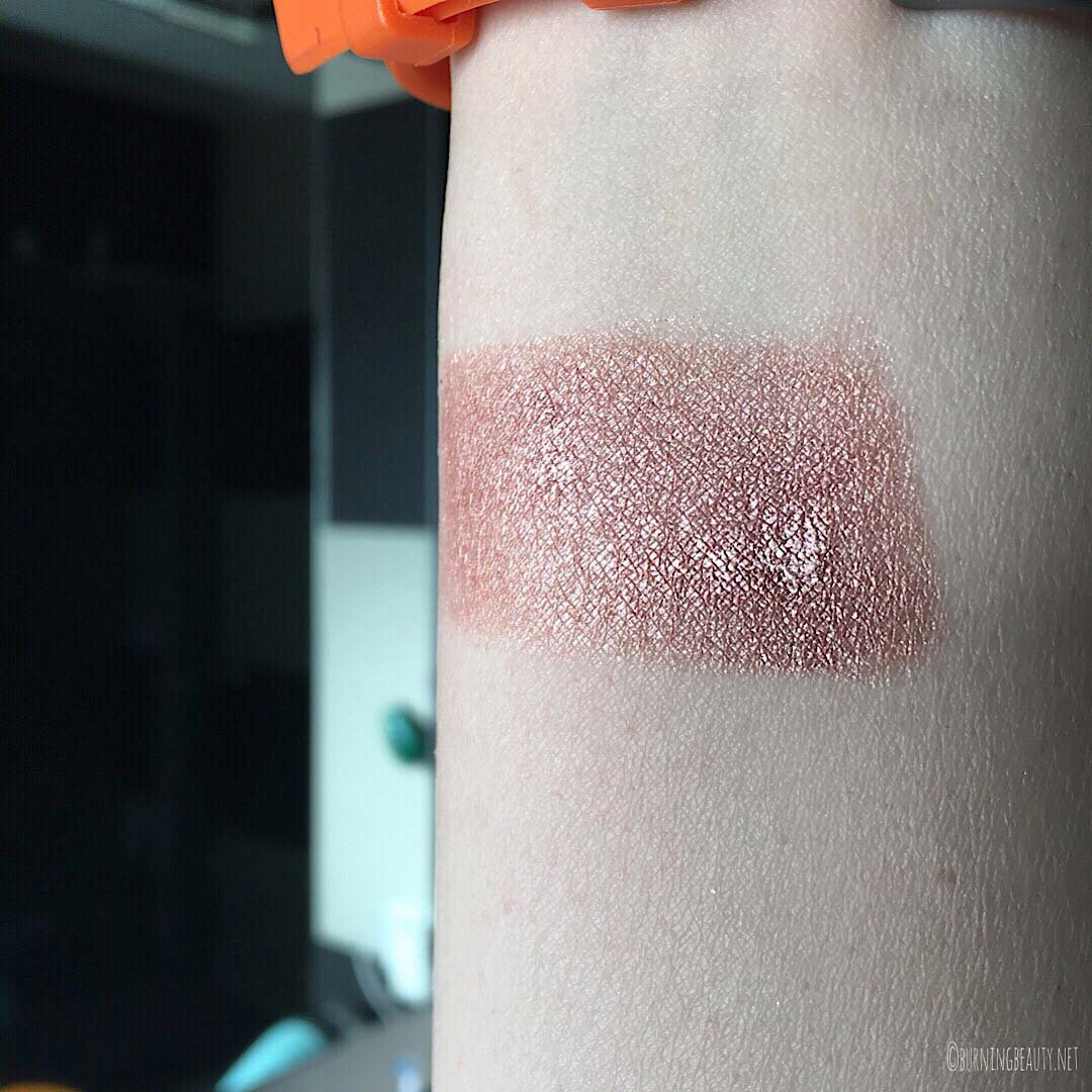 fenty beauty fairy bomb rose on ice swatch