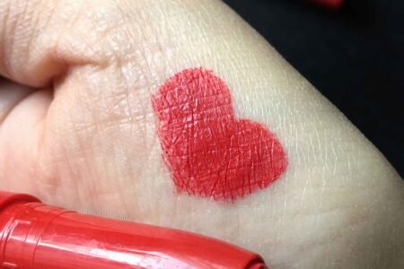maybelline ink crayon hustle in heels cuore